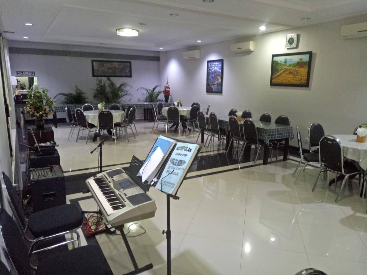 Carica Homestay Surabaya Exterior foto